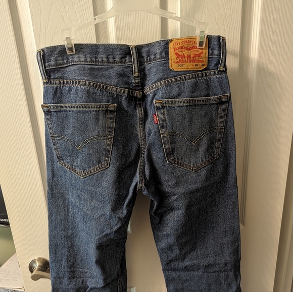 Levi's Men's Medium Wash 505 Jeans | Size 30 W x 30 L - Picture 7 of 8
